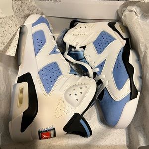 Air Jordan 6 Retro University Blue